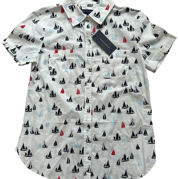Tommy Hilfiger Women’s XS Sail Boat Short Sleeve Button Up Shirt NWTS Camp Shirt - Picture 3 of 9